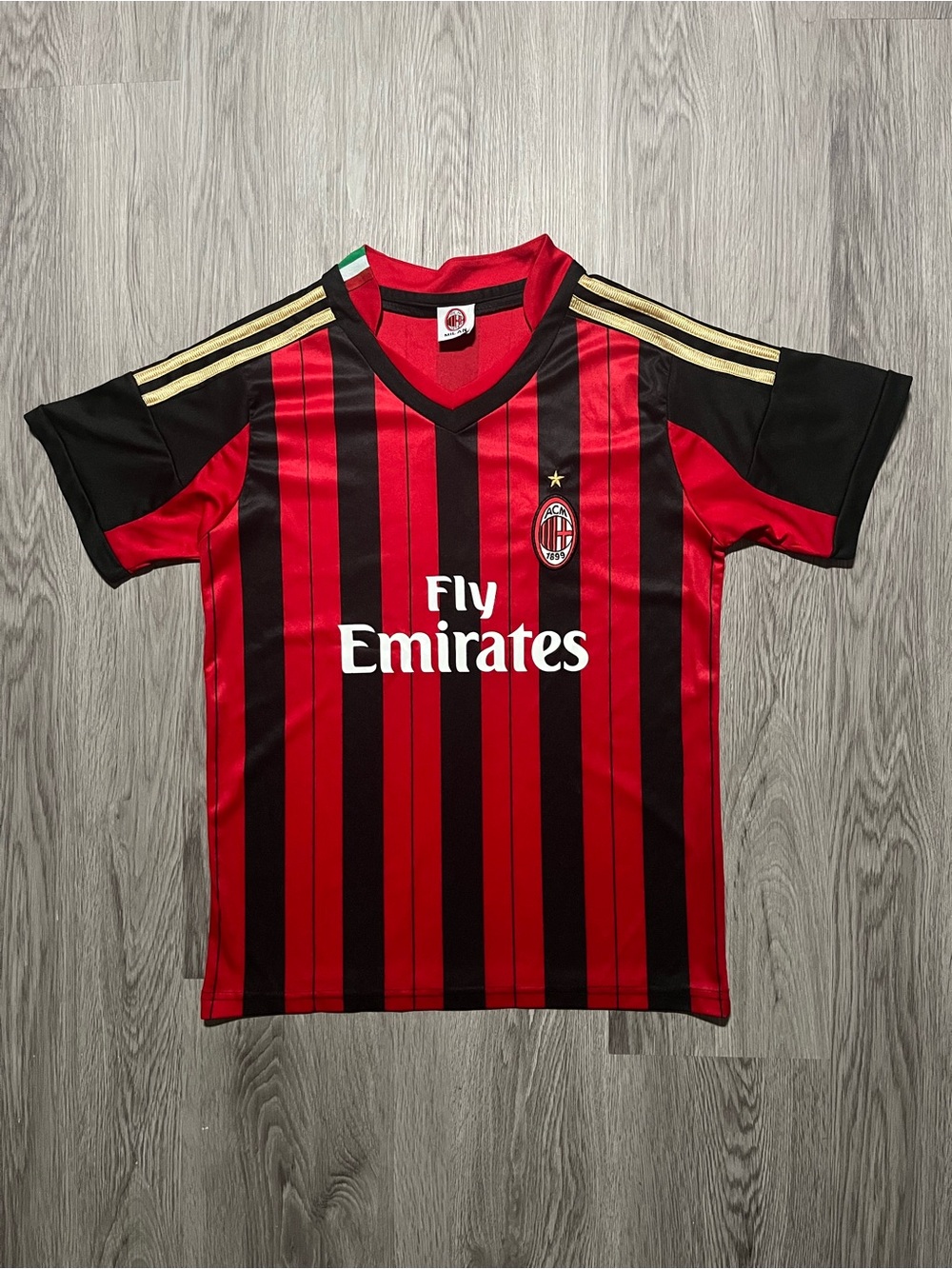 Vintage AC Milan soccer jersey Balotelli #45 youth small – medium ￼